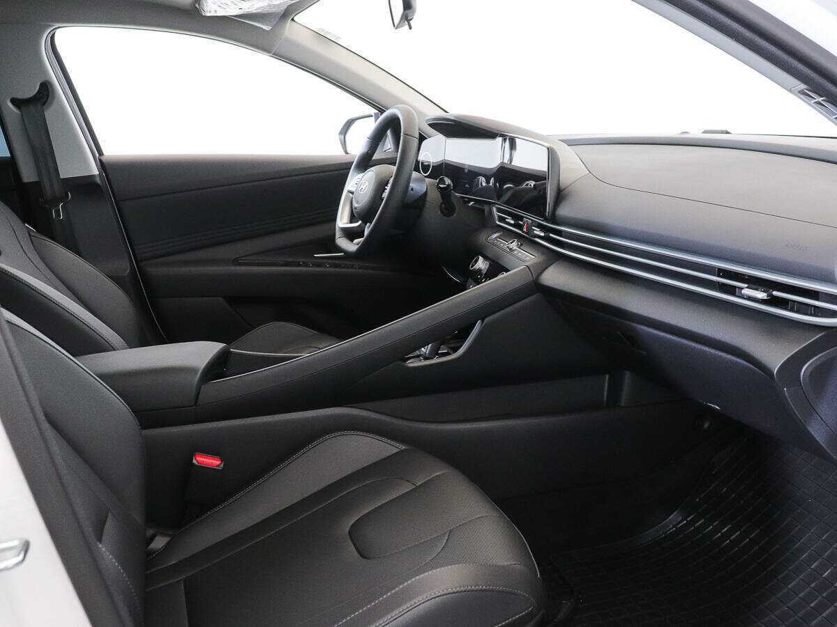Купить Hyundai Elantra с пробегом. Фото: #7
