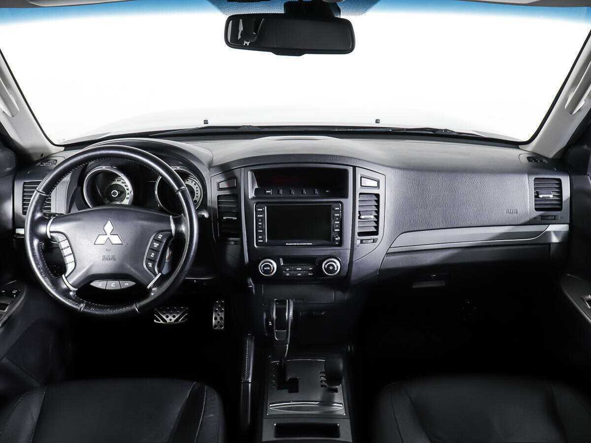 Купить Mitsubishi Pajero с пробегом. Фото: #9