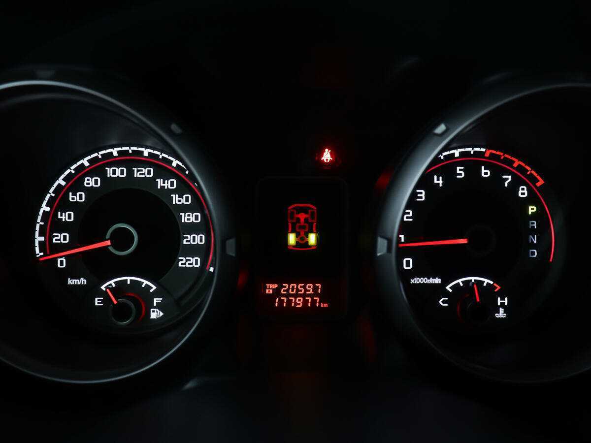 Купить Mitsubishi Pajero с пробегом. Фото: #11