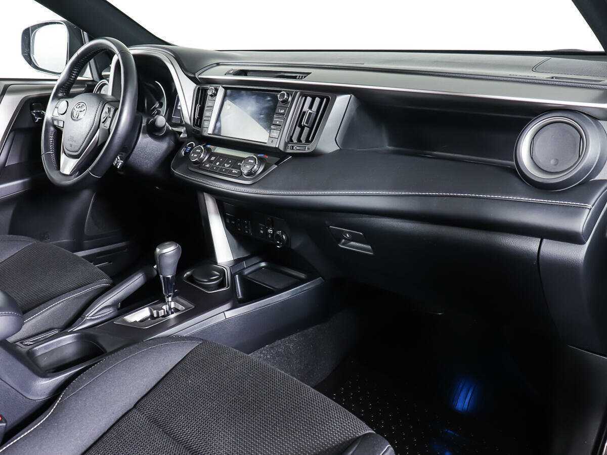 Купить Toyota RAV4 с пробегом. Фото: #7