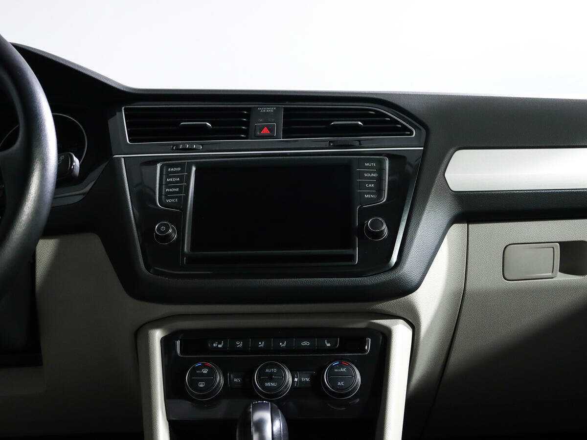 Купить Volkswagen Tiguan с пробегом. Фото: #10