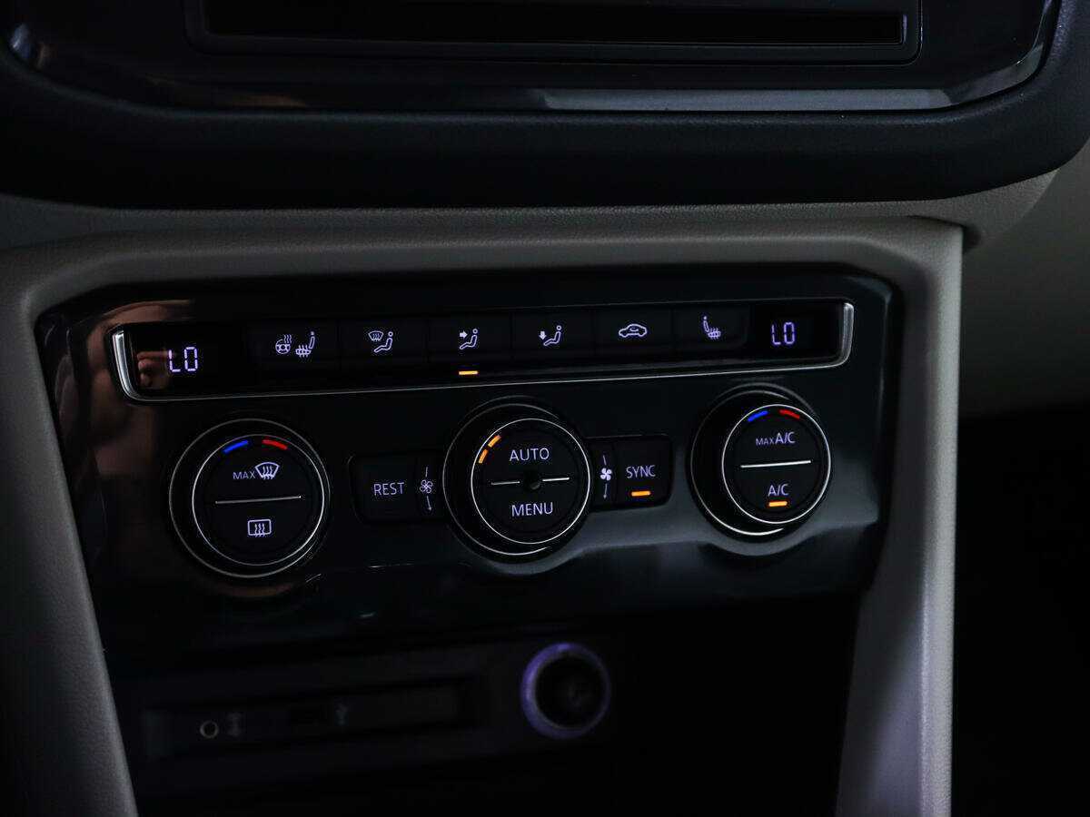 Купить Volkswagen Tiguan с пробегом. Фото: #14