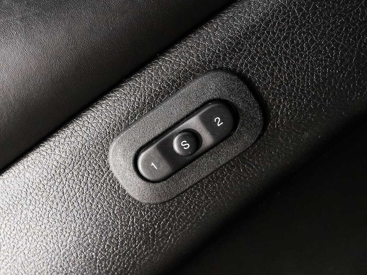 Купить Jeep Grand Cherokee с пробегом. Фото: #9