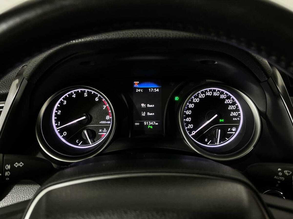 Купить Toyota Camry с пробегом. Фото: #10