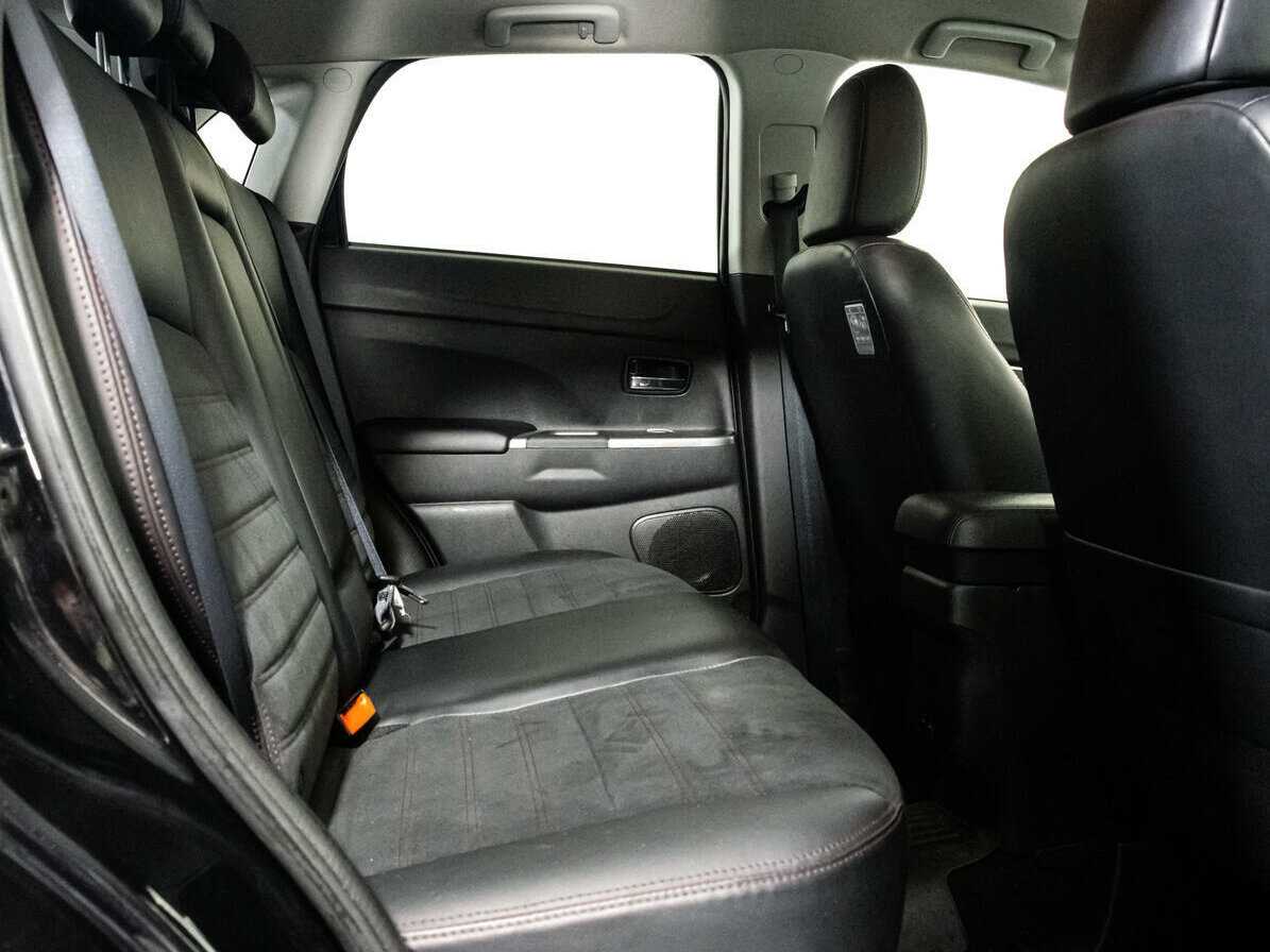 Купить Mitsubishi ASX с пробегом. Фото: #14