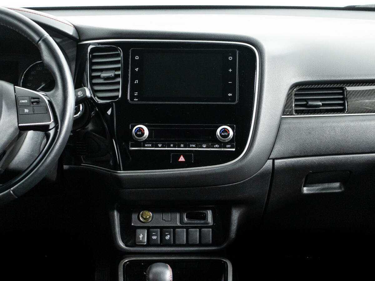 Купить Mitsubishi Outlander с пробегом. Фото: #13