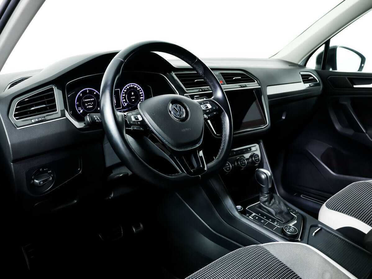 Купить Volkswagen Tiguan с пробегом. Фото: #12