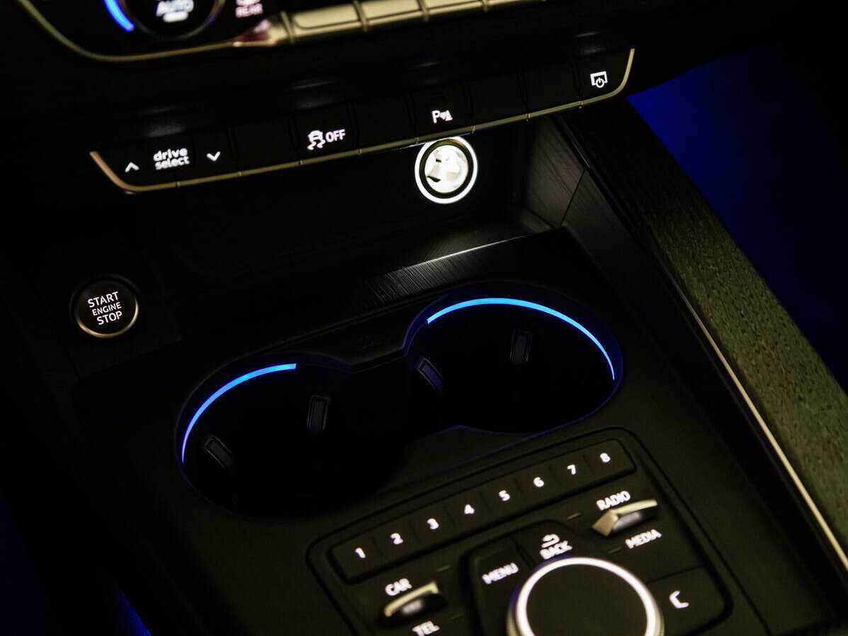 Купить Audi A4 с пробегом. Фото: #22