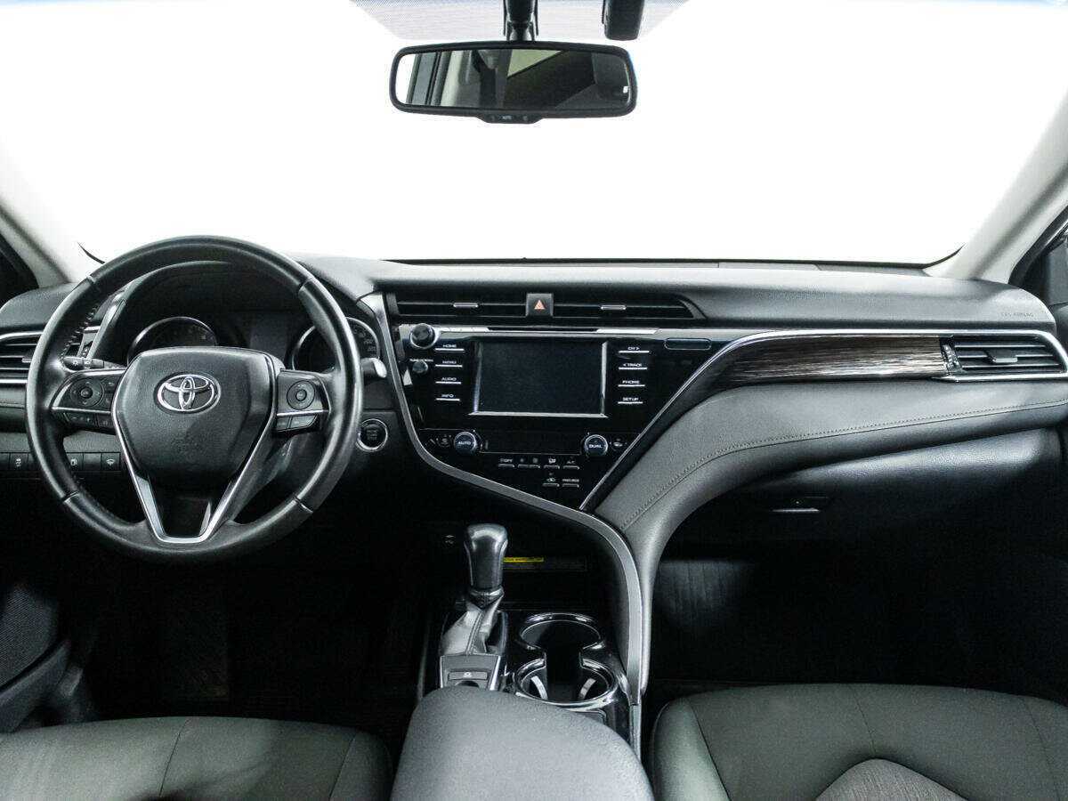 Купить Toyota Camry с пробегом. Фото: #12