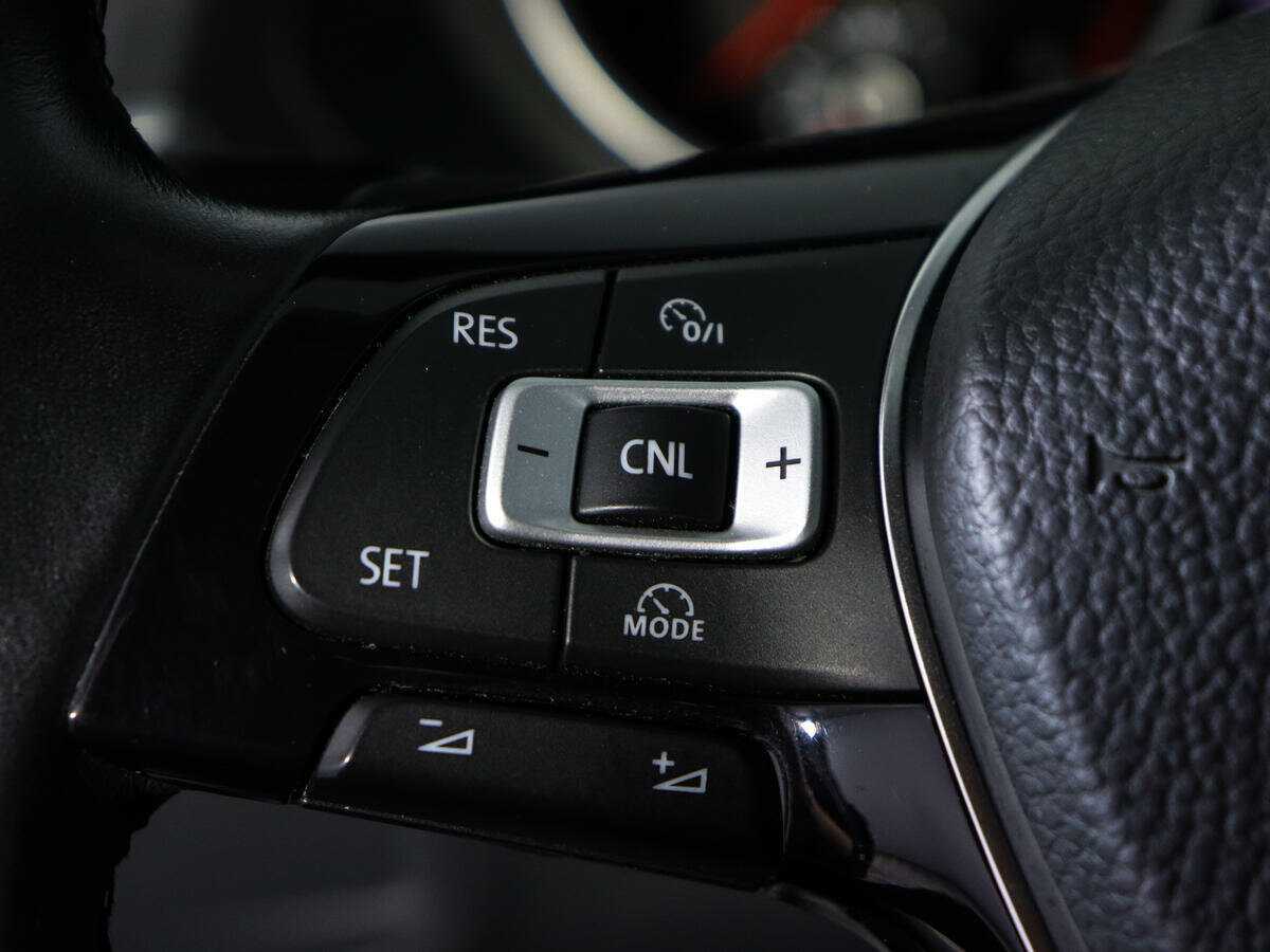 Купить Volkswagen Tiguan с пробегом. Фото: #19