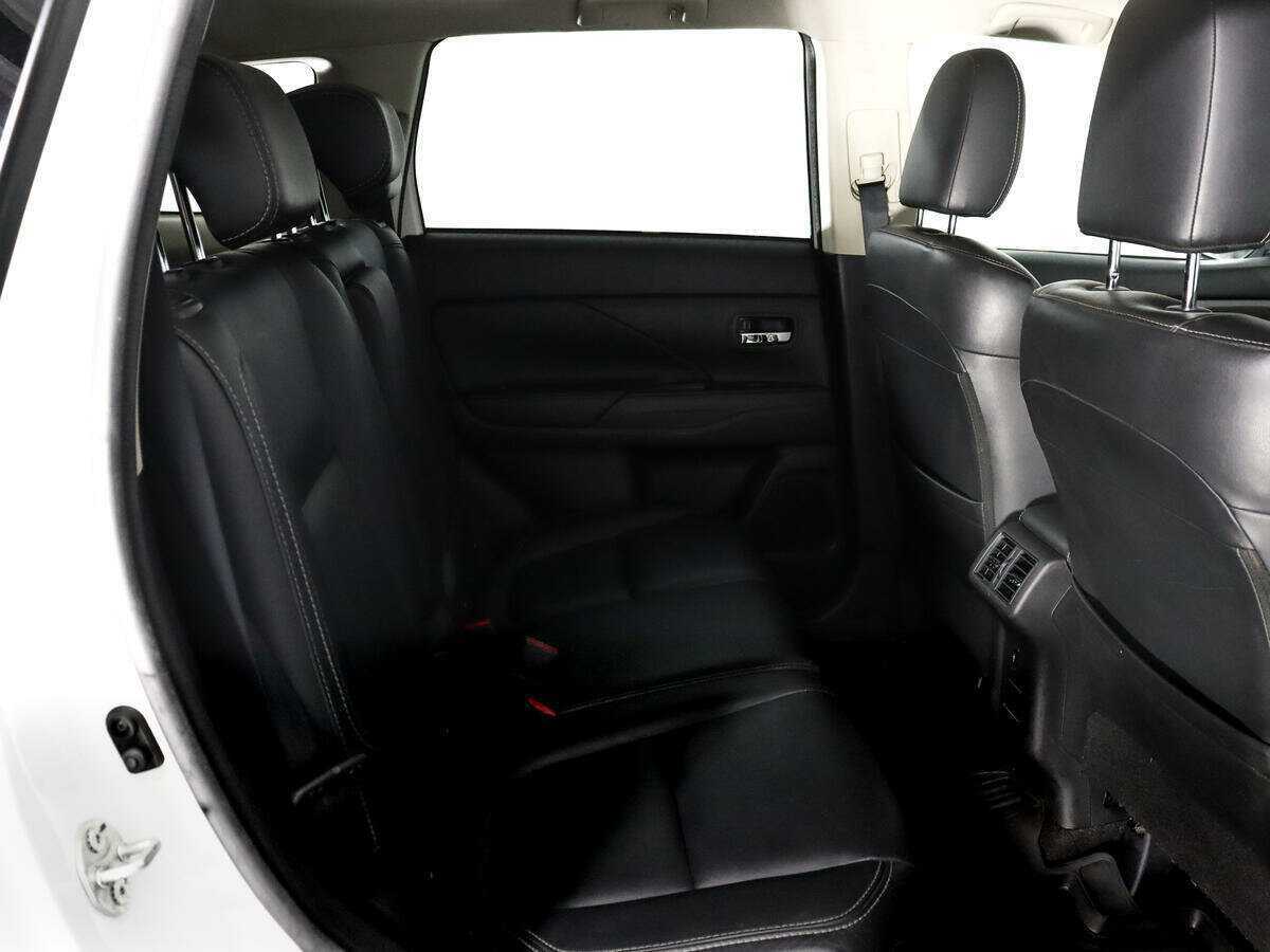 Купить Mitsubishi Outlander с пробегом. Фото: #11
