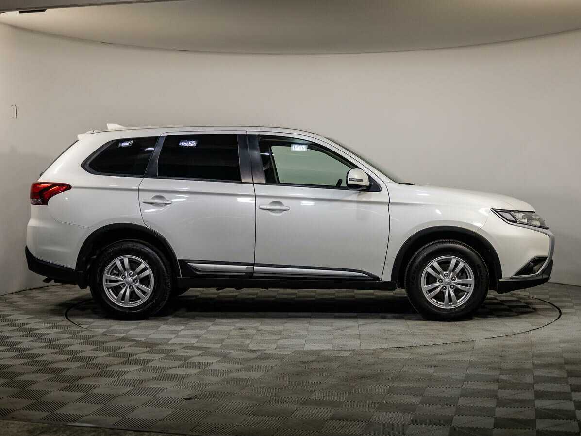 Купить Mitsubishi Outlander с пробегом. Фото: #2