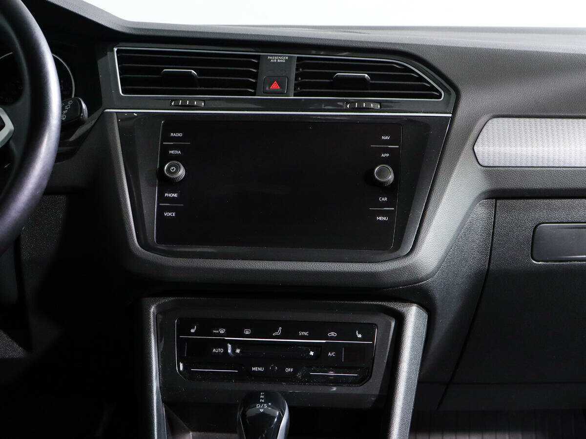 Купить Volkswagen Tiguan с пробегом. Фото: #12