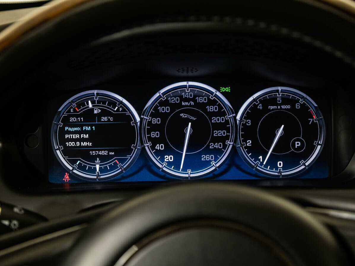 Купить Jaguar XJ с пробегом. Фото: #11