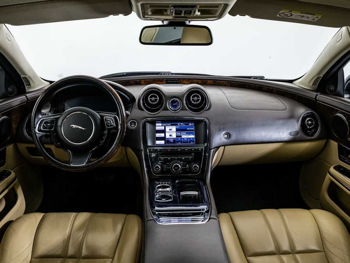 Купить Jaguar XJ с пробегом. Фото: #12