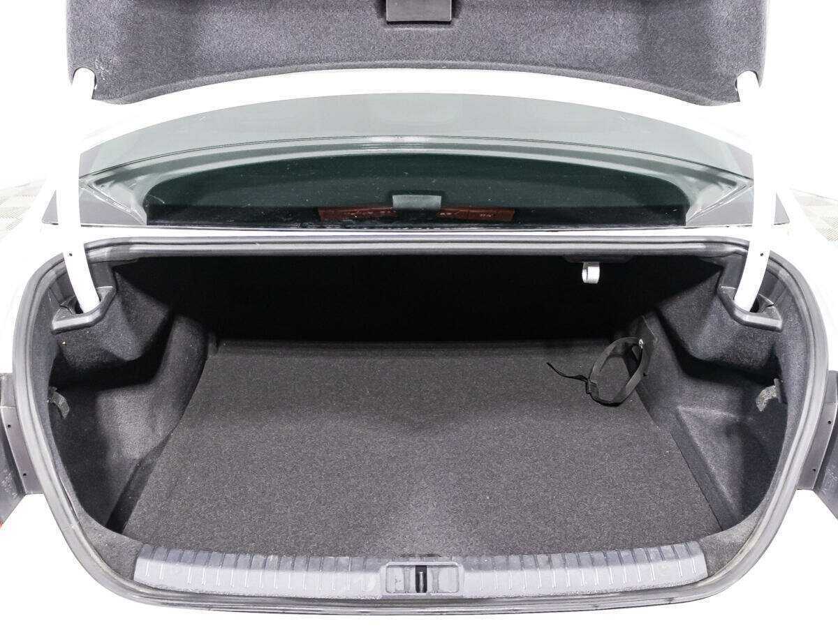 Купить Volkswagen Passat с пробегом. Фото: #14