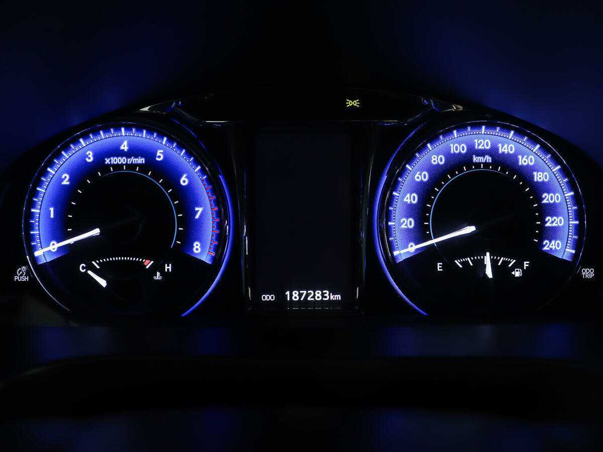 Купить Toyota Camry с пробегом. Фото: #12