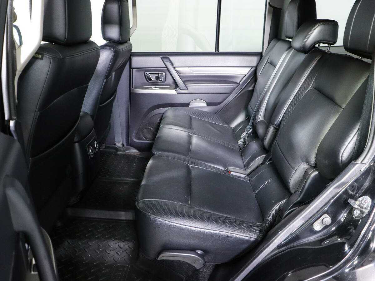 Купить Mitsubishi Pajero с пробегом. Фото: #7