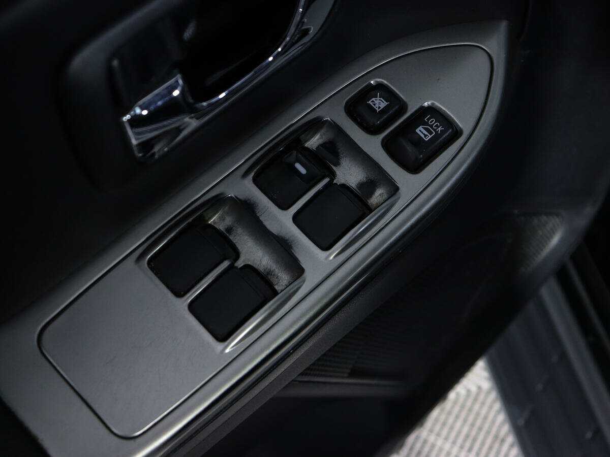 Купить Mitsubishi Pajero с пробегом. Фото: #15