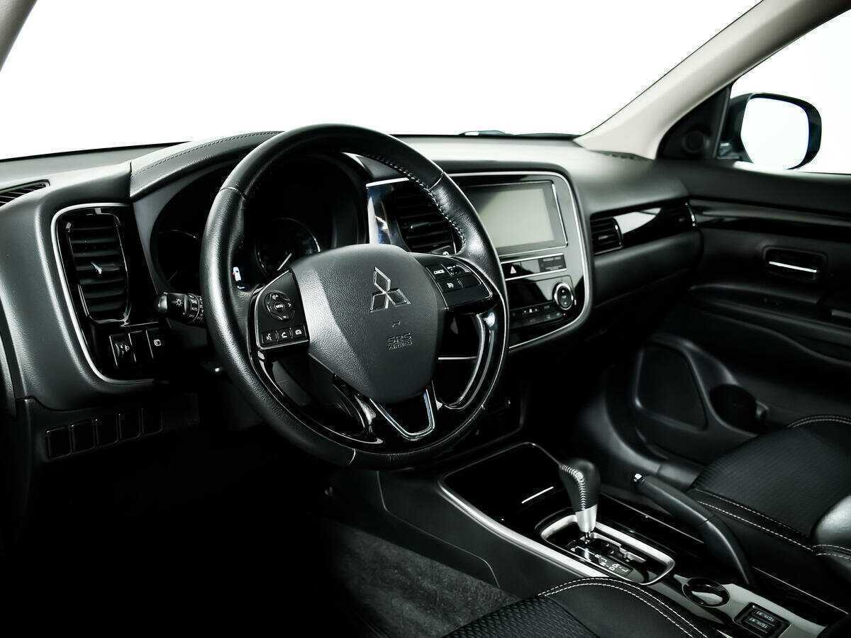 Купить Mitsubishi Outlander с пробегом. Фото: #12