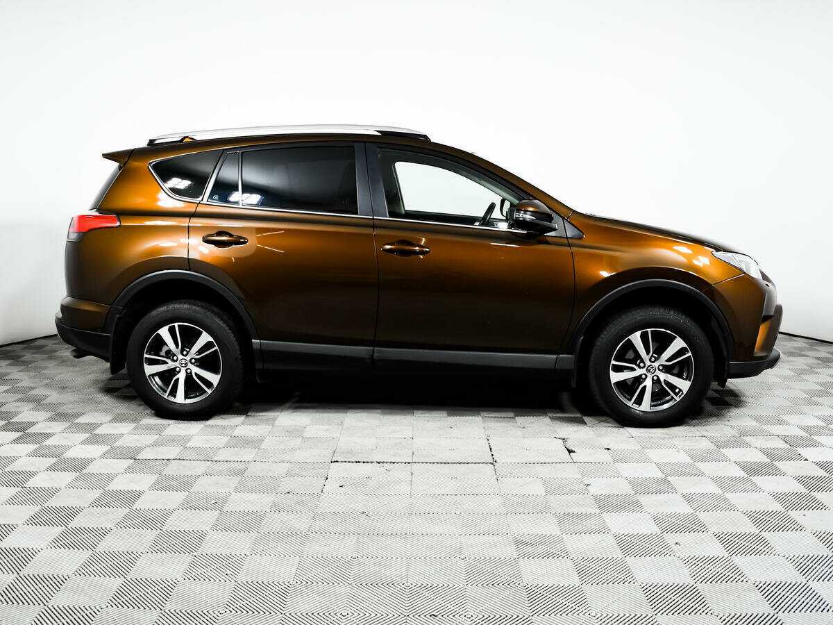 Купить Toyota RAV4 с пробегом. Фото: #3