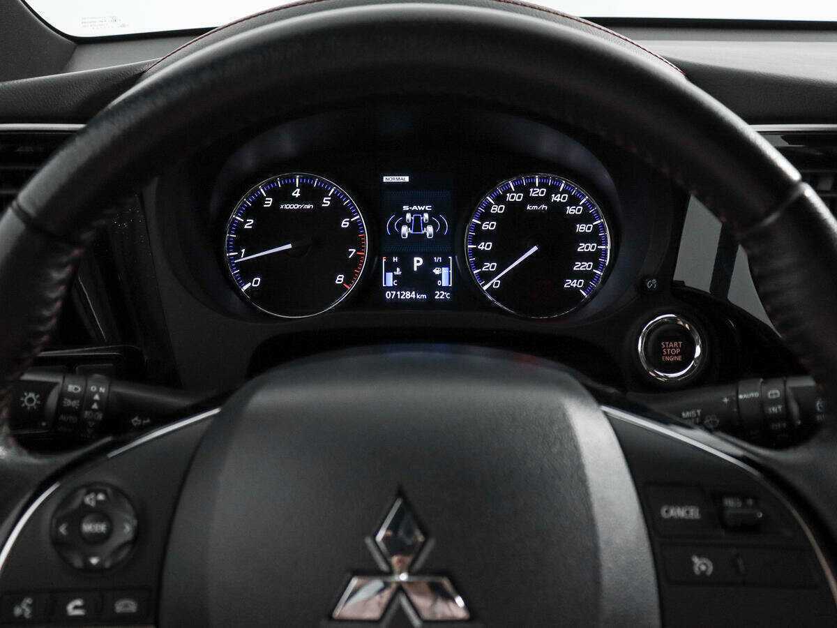 Купить Mitsubishi Outlander с пробегом. Фото: #17