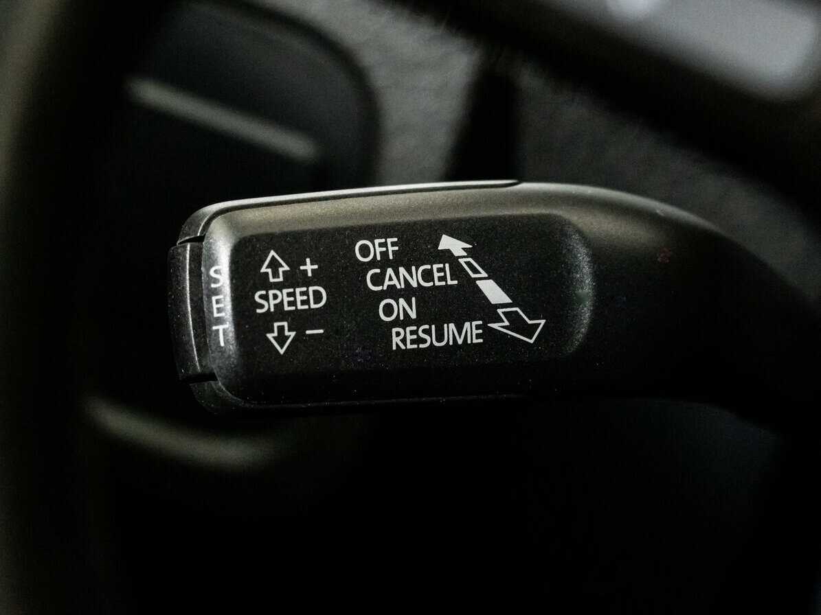 Купить Volkswagen Touareg с пробегом. Фото: #16