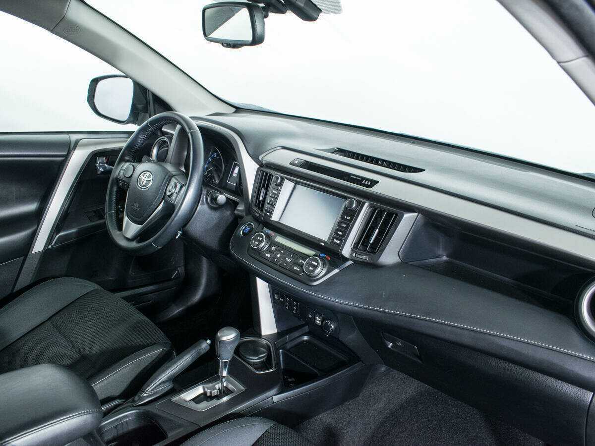 Купить Toyota RAV4 с пробегом. Фото: #8