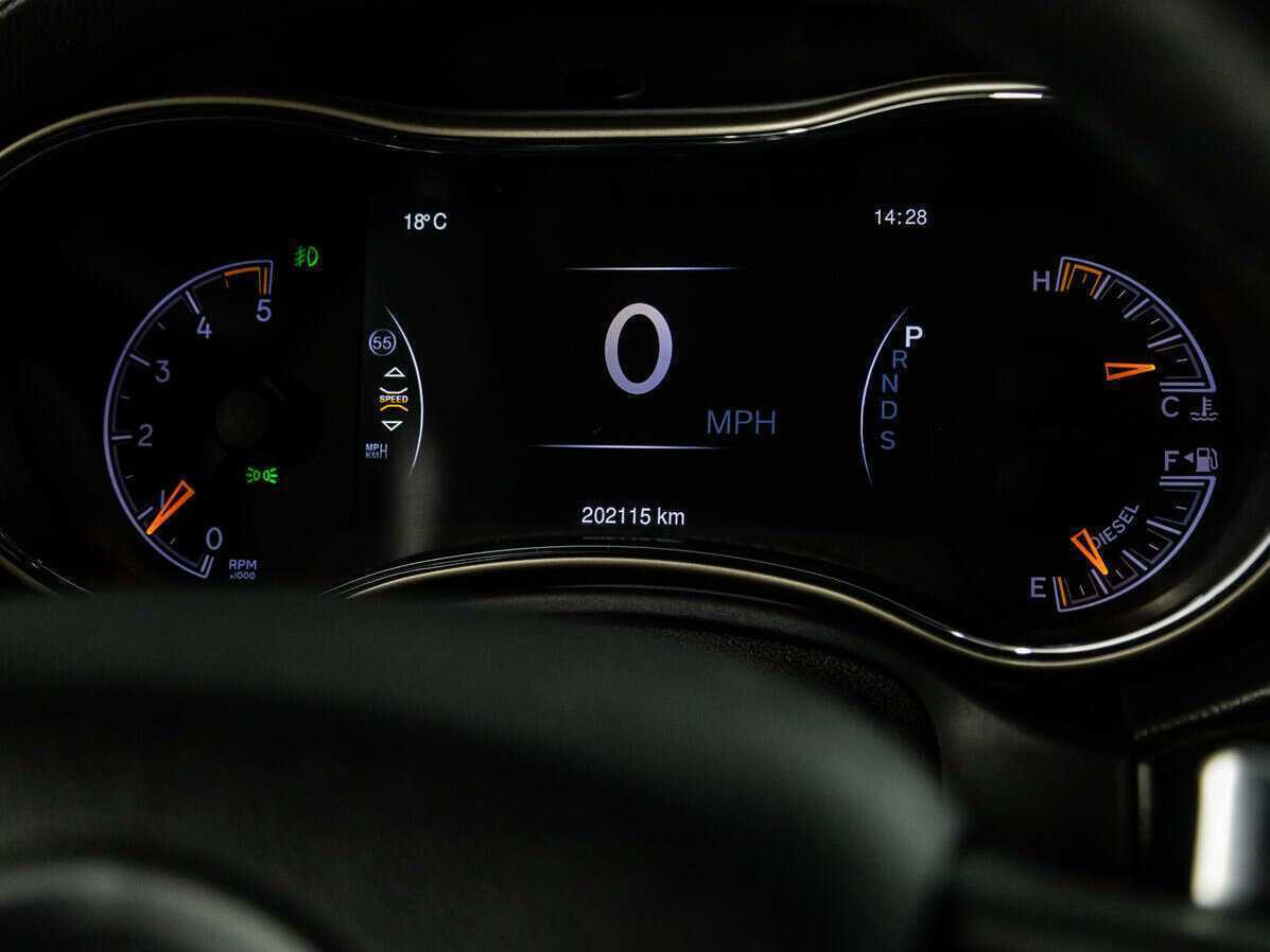 Купить Jeep Grand Cherokee с пробегом. Фото: #11