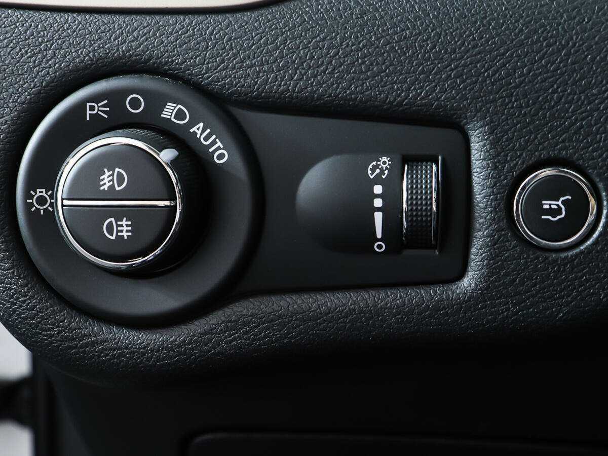 Купить Jeep Cherokee с пробегом. Фото: #16