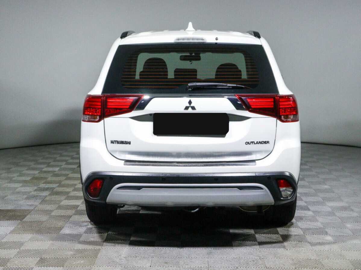 Купить Mitsubishi Outlander с пробегом. Фото: #4