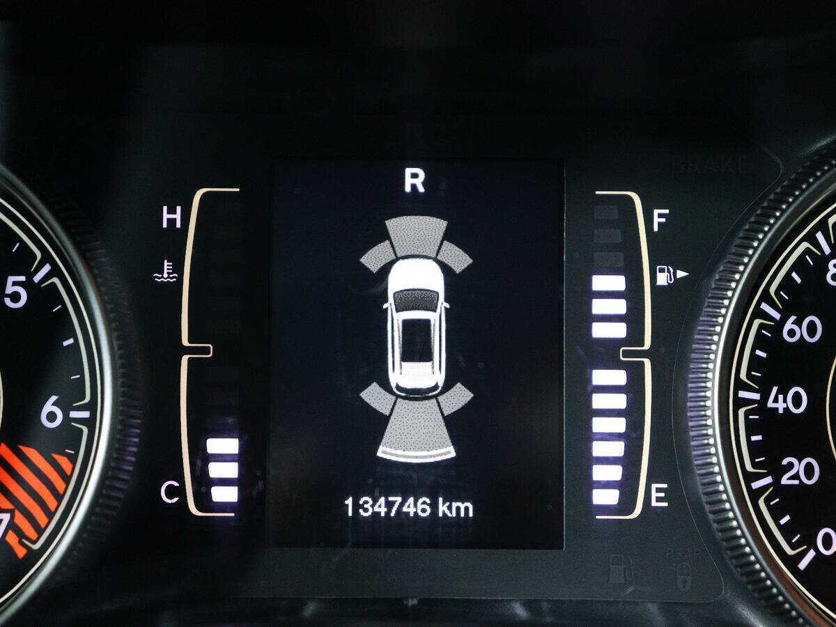 Купить Jeep Cherokee с пробегом. Фото: #11