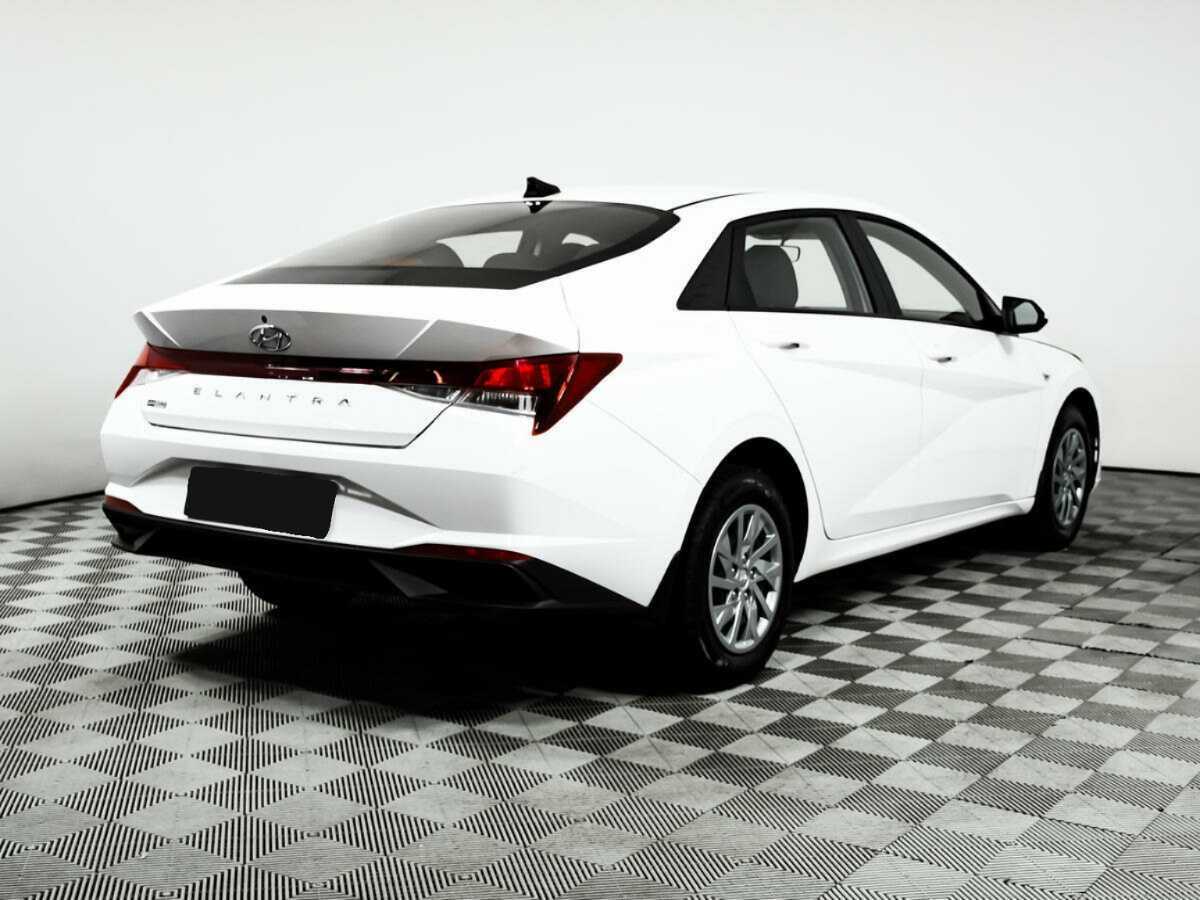 Купить Hyundai Elantra с пробегом. Фото: #4