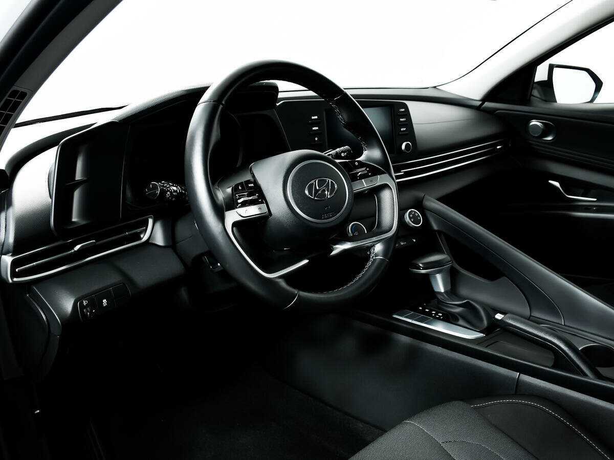 Купить Hyundai Elantra с пробегом. Фото: #12