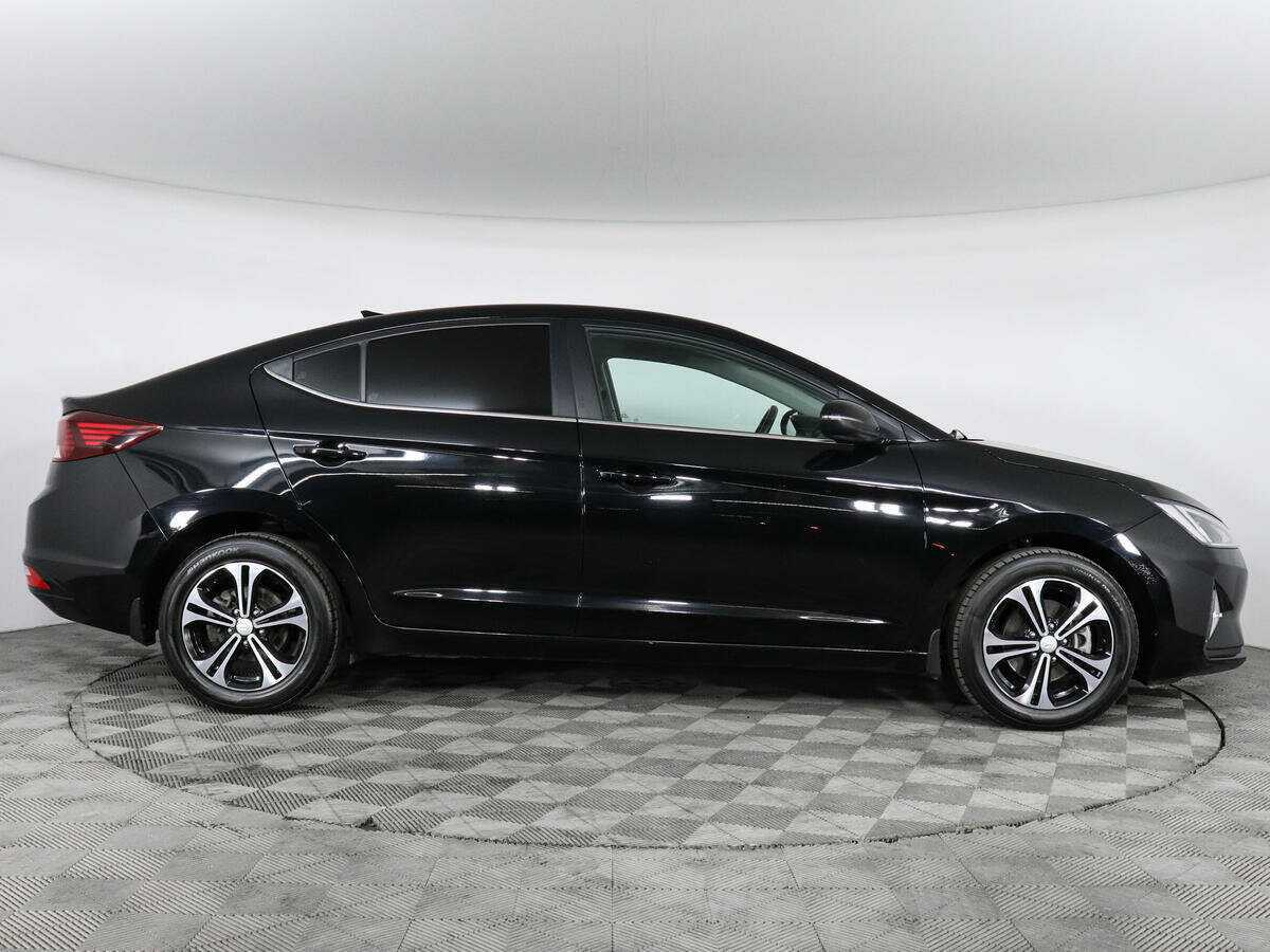 Купить Hyundai Elantra с пробегом. Фото: #3