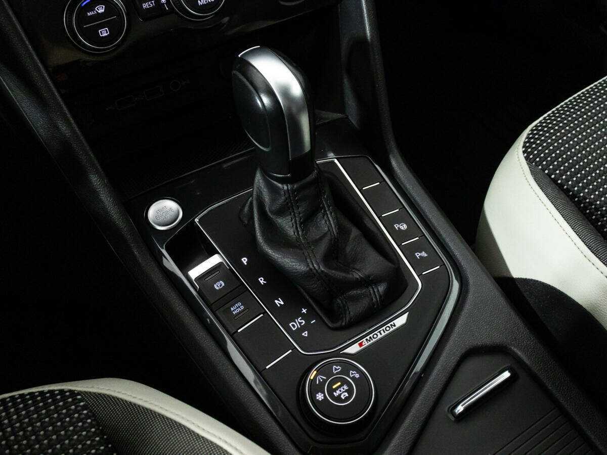 Купить Volkswagen Tiguan с пробегом. Фото: #17