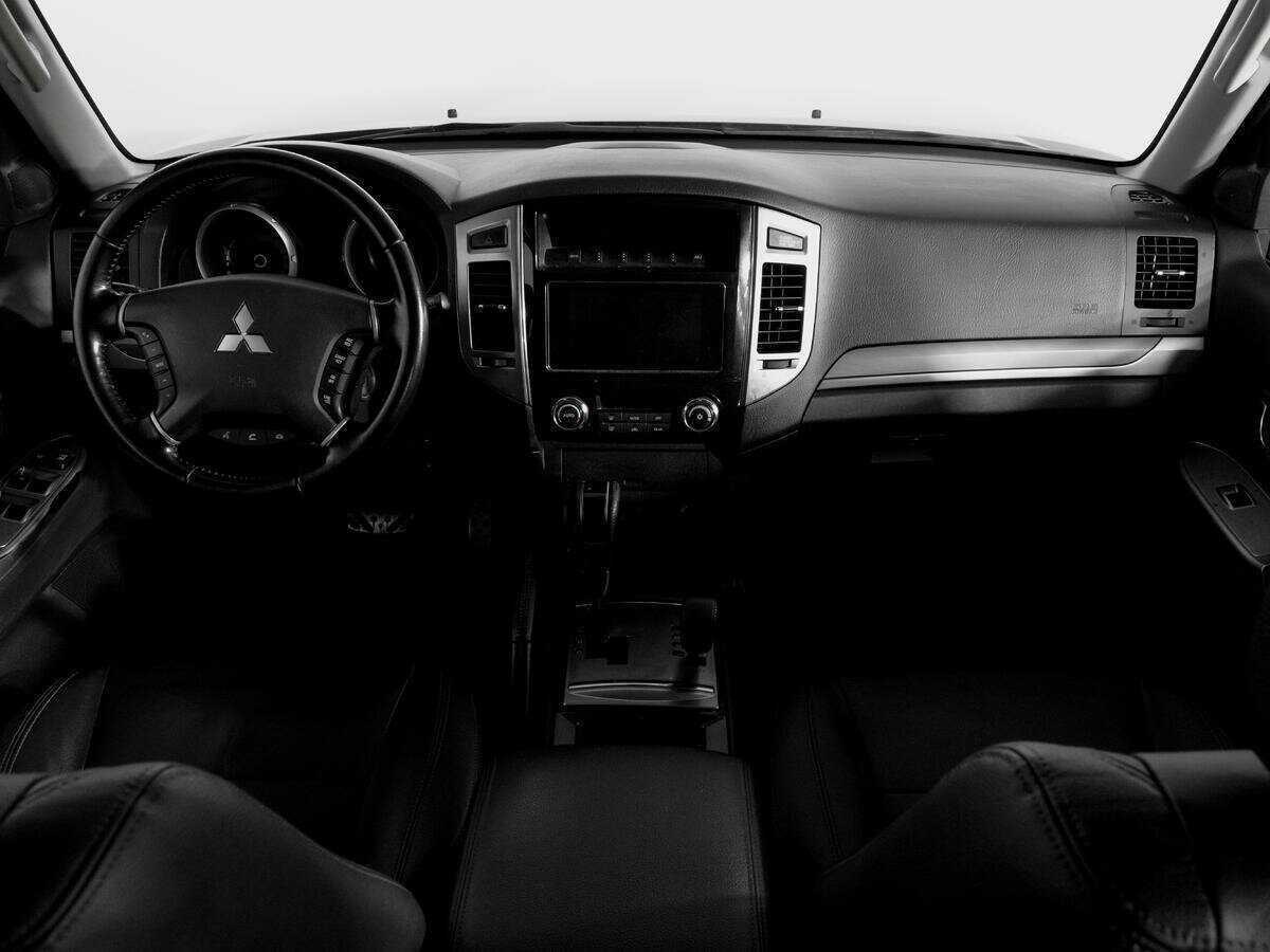 Купить Mitsubishi Pajero с пробегом. Фото: #11
