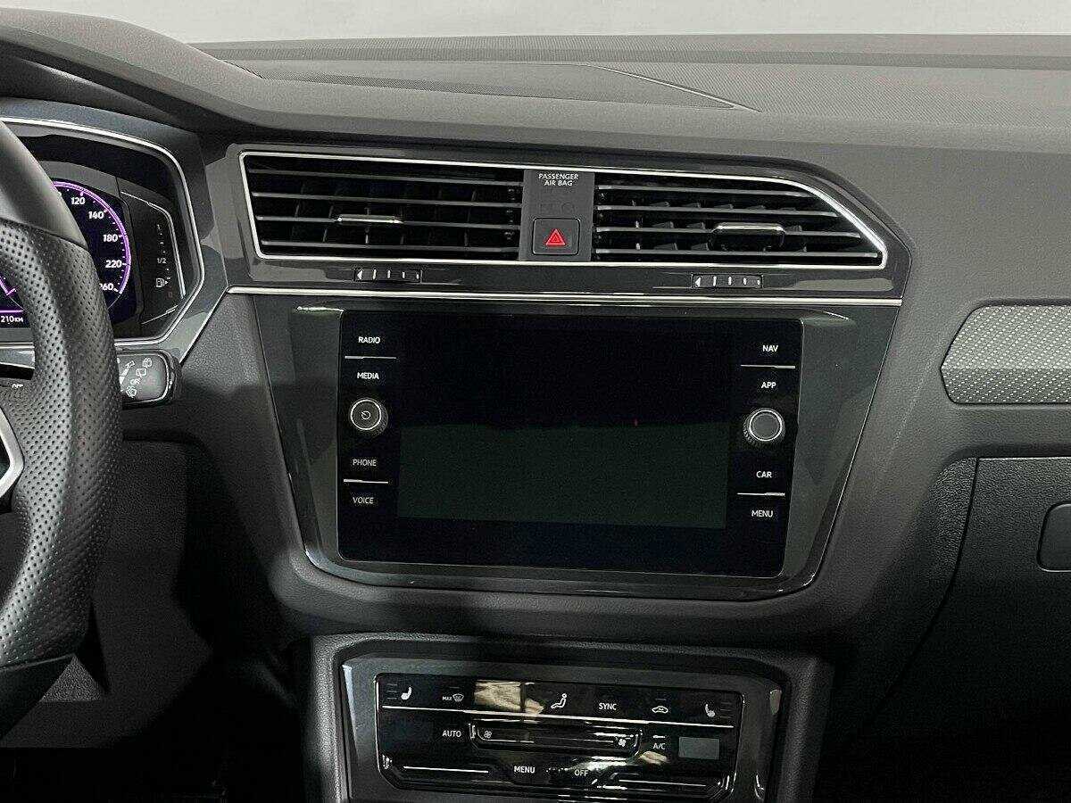 Купить Volkswagen Tiguan с пробегом. Фото: #11