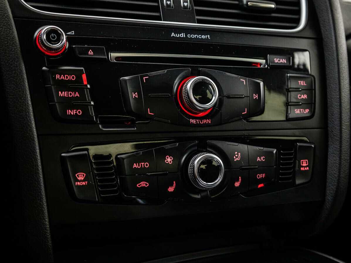 Купить Audi A4 с пробегом. Фото: #14