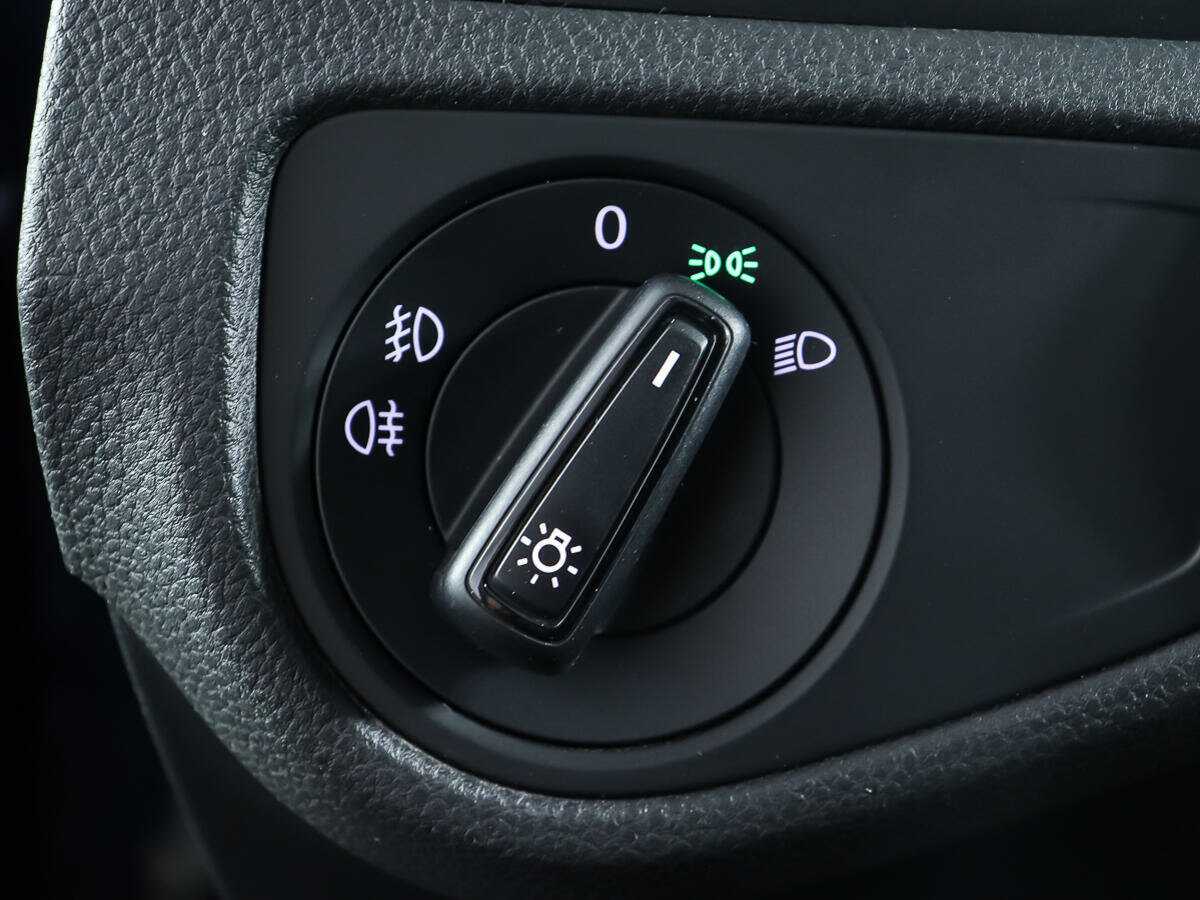 Купить Volkswagen Golf с пробегом. Фото: #17