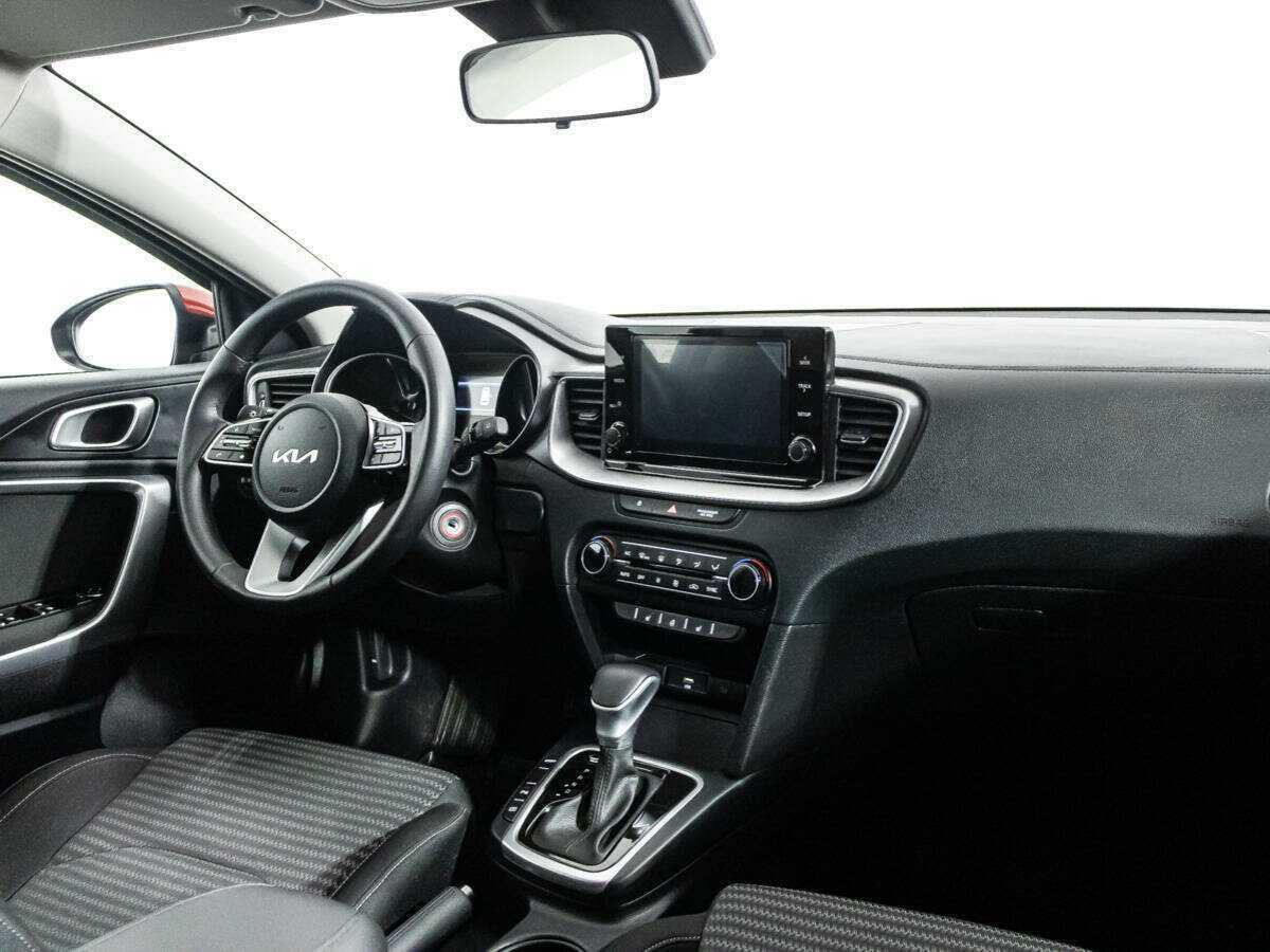Купить Kia Ceed с пробегом. Фото: #8
