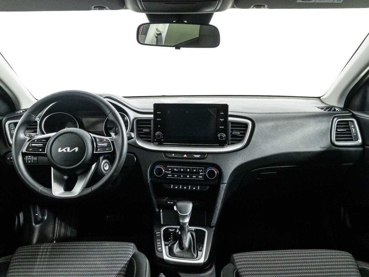 Купить Kia Ceed с пробегом. Фото: #12