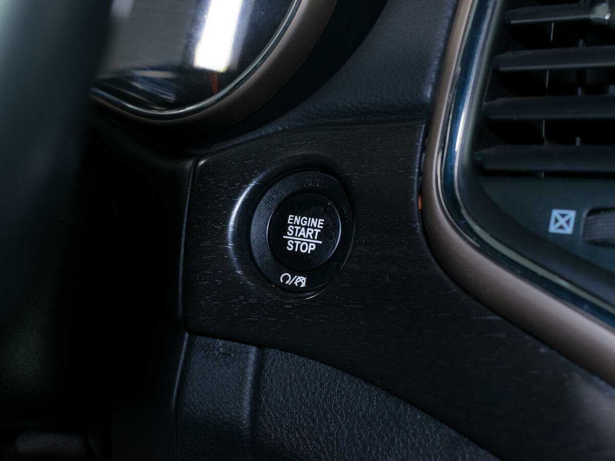 Купить Jeep Grand Cherokee с пробегом. Фото: #14