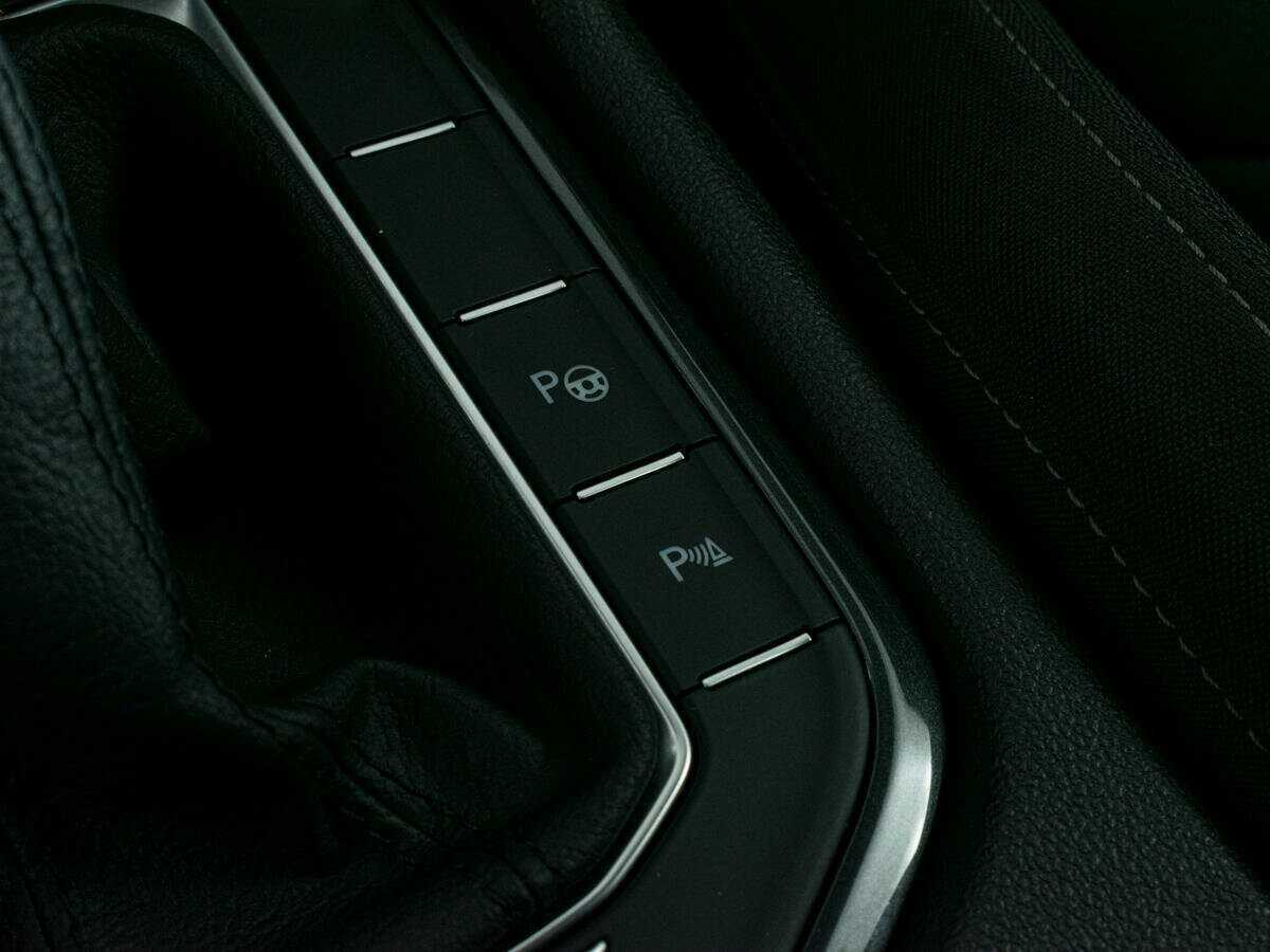 Купить Volkswagen Tiguan с пробегом. Фото: #16