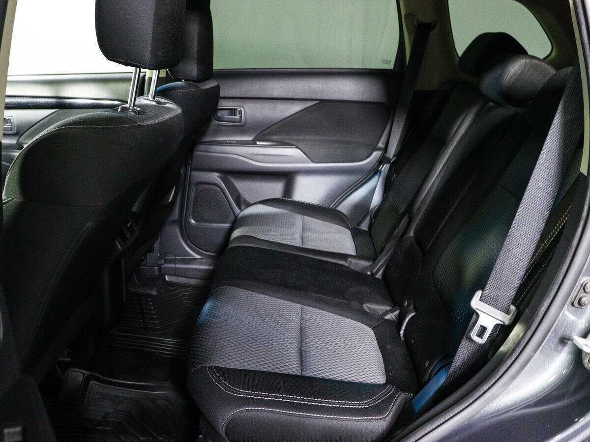 Купить Mitsubishi Outlander с пробегом. Фото: #7