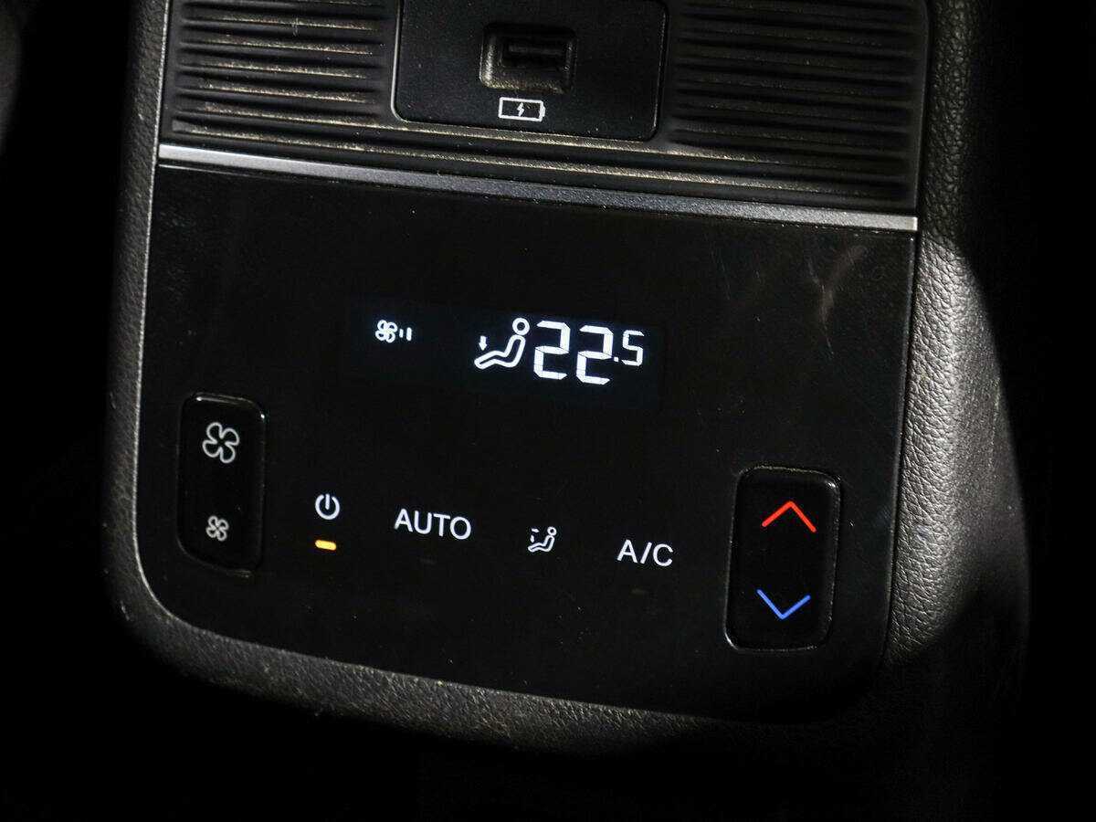 Купить EXEED VX с пробегом. Фото: #16