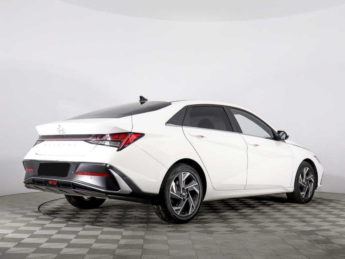 Купить Hyundai Elantra с пробегом. Фото: #4