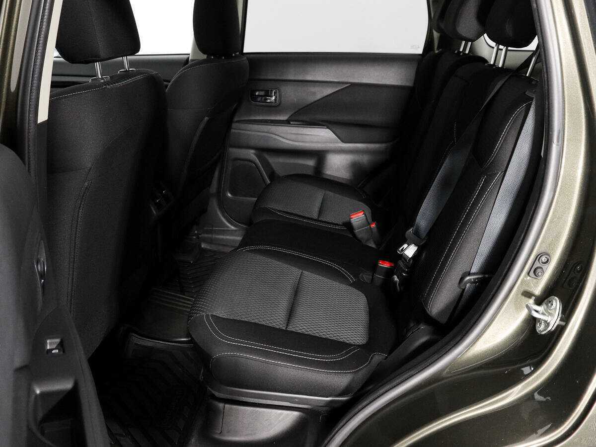 Купить Mitsubishi Outlander с пробегом. Фото: #11