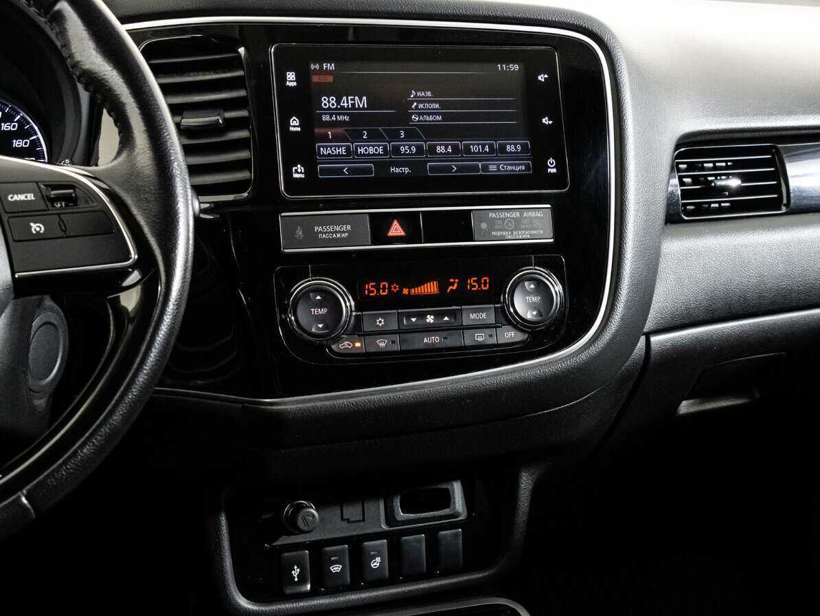 Купить Mitsubishi Outlander с пробегом. Фото: #11