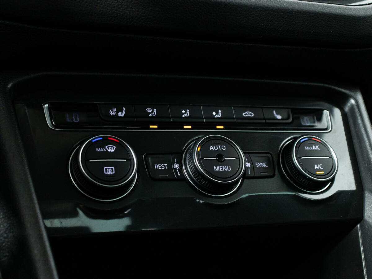 Купить Volkswagen Tiguan с пробегом. Фото: #15